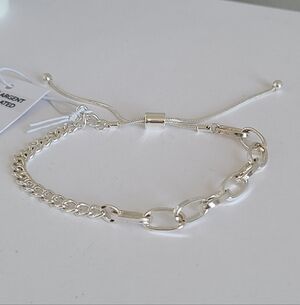 A MTL 1980 Reitmans Silver Plated Chain Link Slider Bracelet